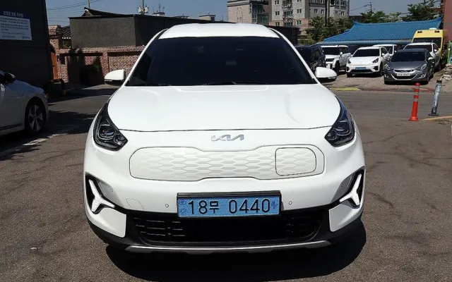 더뉴니로 중고차 니로 플러스 EV 에어 매물 사진 8 - 2022/08 161,590km